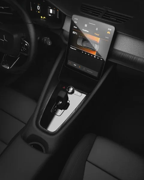 Polestar 2 78kWh Single Motor 2021 view 3