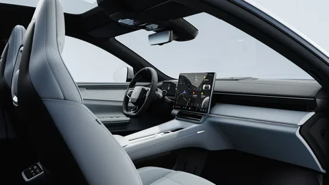 Polestar 4 Long Range Dual Motor Performance Plus 2025 view 3
