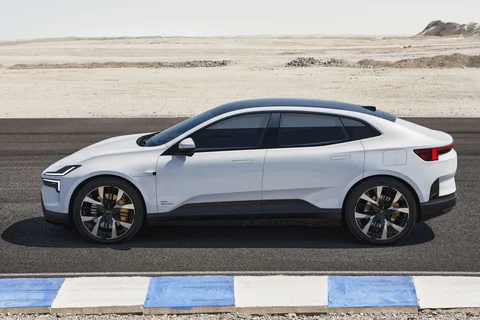 Polestar 4 Long Range Dual Motor Performance Plus 2025 view 8