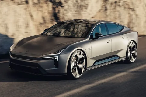 Polestar 5 Dual Motor Performance 2025 view 4