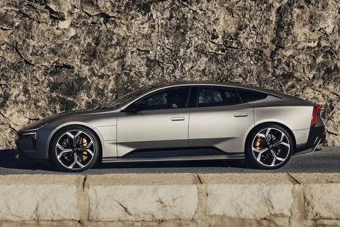 Polestar 5 Dual Motor Performance 2025 view 8
