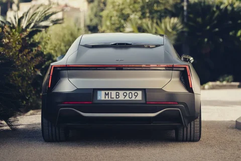 Polestar 5 Dual Motor Performance 2025 view 9