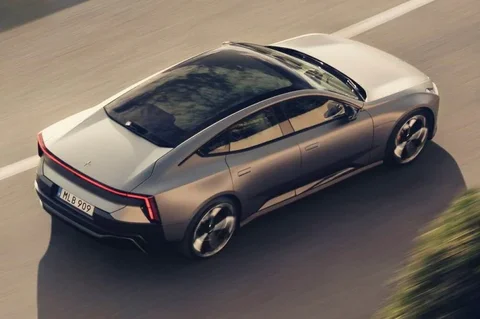 Polestar 5 Dual Motor Performance 2025 view 10