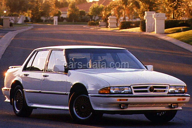 Pontiac Bonneville SSE 1990 front view
