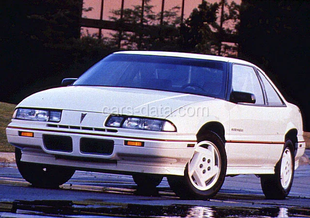Pontiac Grand Prix SE Coupé 1990 front view