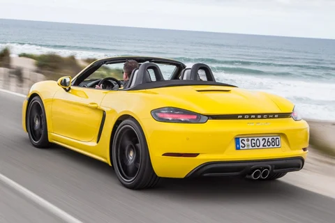 Porsche 718 Boxster 2016 view 6