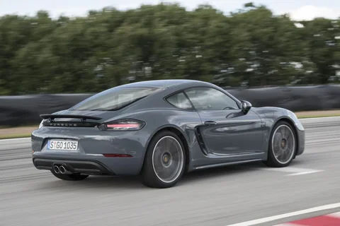 Porsche 718 Cayman 2016 view 6
