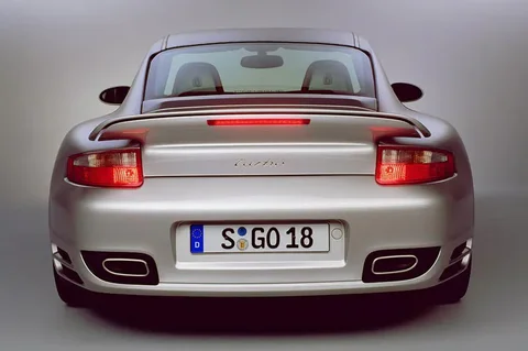 Porsche 911 GT2 Coupé 2007 view 3