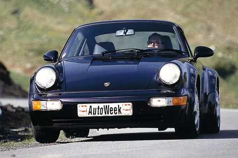 Porsche 911 Carrera 2 Coupé 1989 view 10