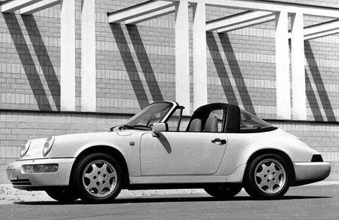 Porsche 911 Carrera 4 Targa 1989 view 7