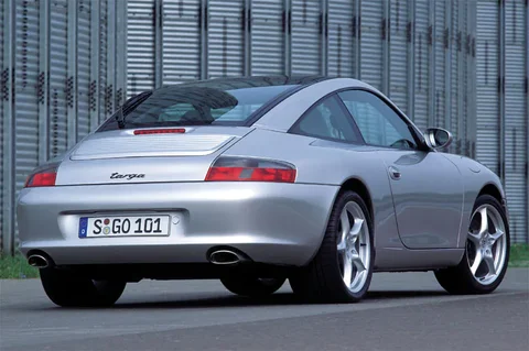 Porsche 911 Carrera Targa 2001 view 3