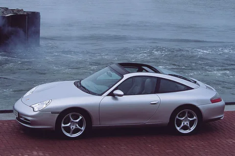 Porsche 911 Carrera Targa 2001 view 5