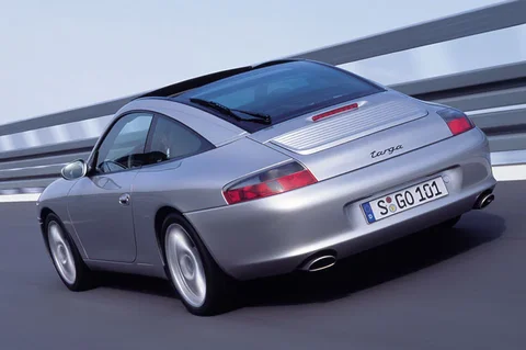 Porsche 911 Carrera Targa 2001 view 6