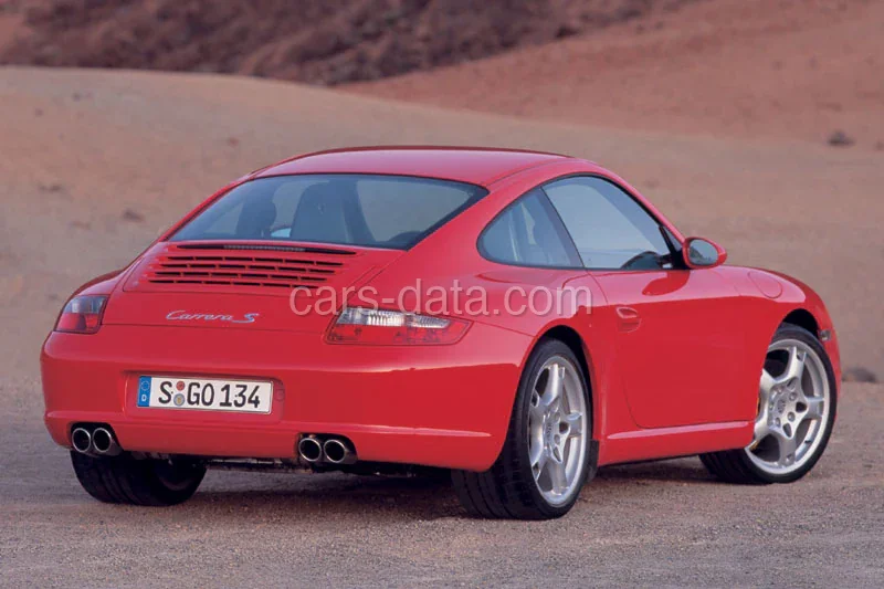 Porsche 911 Carrera Coupé 2004 front view