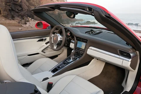 Porsche 911 Carrera Cabriolet 2012 view 10