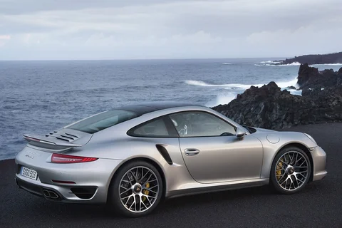 Porsche 911 Turbo S 2013 view 10