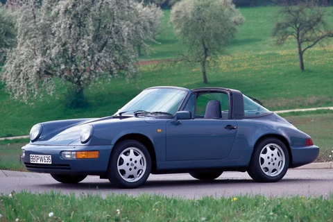 Porsche 911 Carrera 4 Targa 1989 view 3
