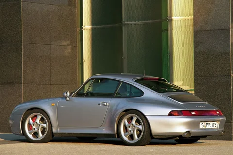 Porsche 911 Carrera 4 S 1995 view 5