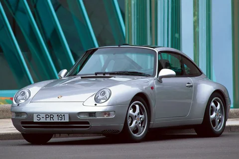 Porsche 911 Carrera Targa 1995 view 4