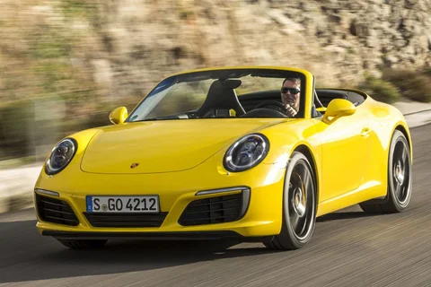 Porsche 911 Carrera Cabriolet 2015 view 2