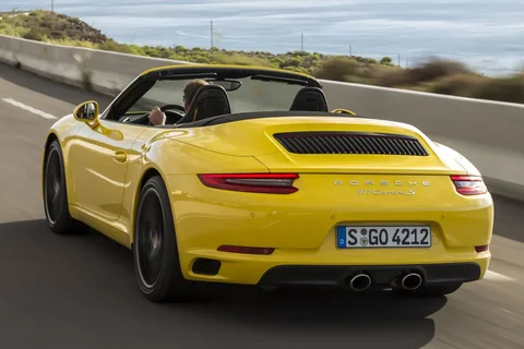 Porsche 911 Carrera Cabriolet 2015 view 3