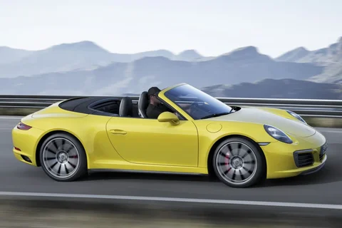 Porsche 911 Carrera Cabriolet 2015 view 5