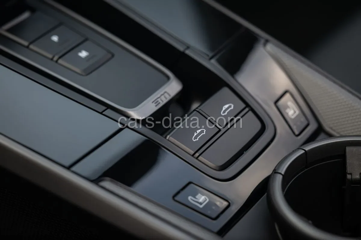 Porsche 911 Targa 4S 2020 front view