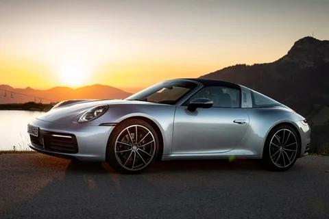 Porsche 911 Targa 4S 2020 view 9