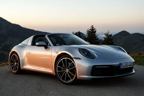 Porsche 911 Targa 4S 2020 view 11