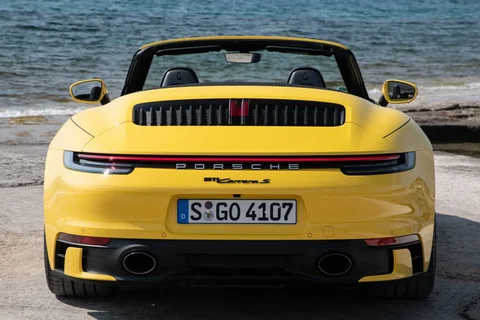 Porsche 911 Carrera Cabriolet 2019 view 2