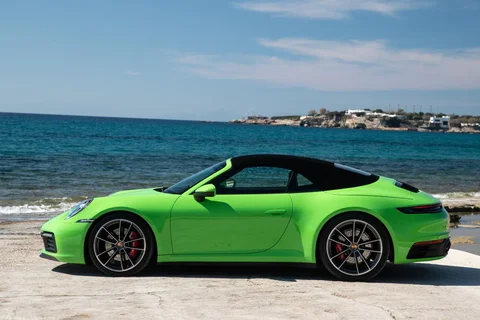 Porsche 911 Carrera Cabriolet 2019 view 3