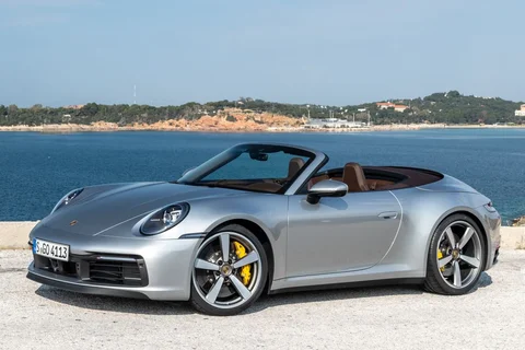 Porsche 911 Carrera Cabriolet 2019 view 5