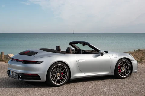 Porsche 911 Carrera Cabriolet 2019 view 6
