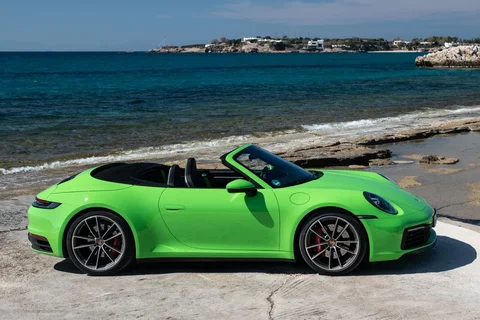 Porsche 911 Carrera Cabriolet 2019 view 9