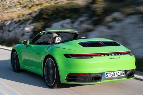 Porsche 911 Carrera Cabriolet 2019 view 11