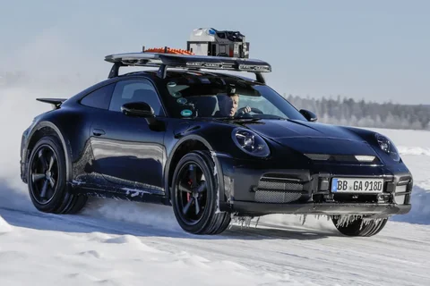 Porsche 911 Dakar 2023 view 10