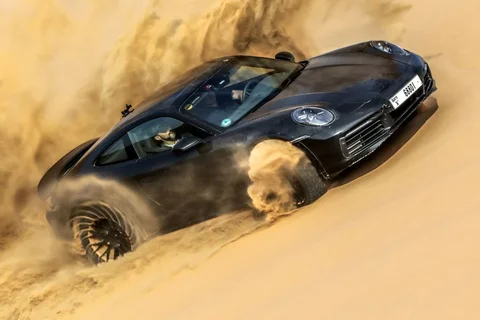 Porsche 911 Dakar 2023 view 5