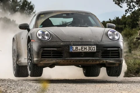 Porsche 911 Dakar 2023 view 6
