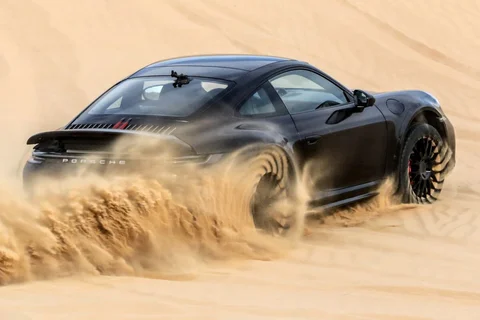Porsche 911 Dakar 2023 view 7