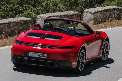 Porsche 911 Carrera Cabriolet 2024 view 3