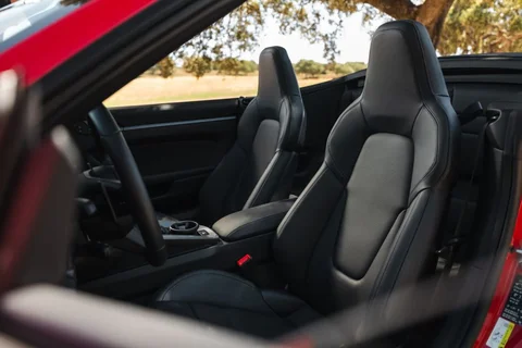 Porsche 911 Carrera Cabriolet 2024 view 8