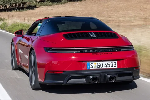 Porsche 911 Targa 4 S 2025 view 6
