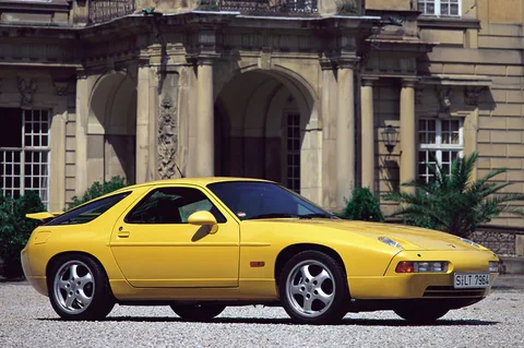 Porsche 928 S4 1986 view 3