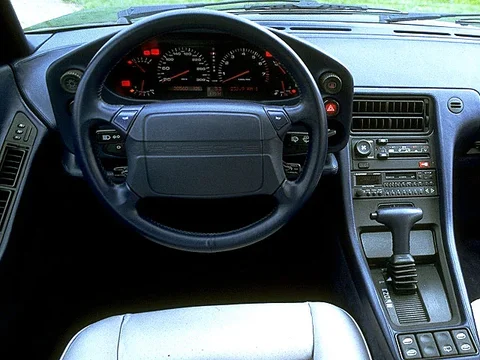 Porsche 928 S4 1986 view 5