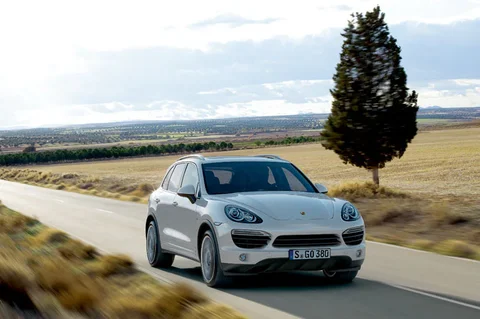 Porsche Cayenne S 2010 view 9