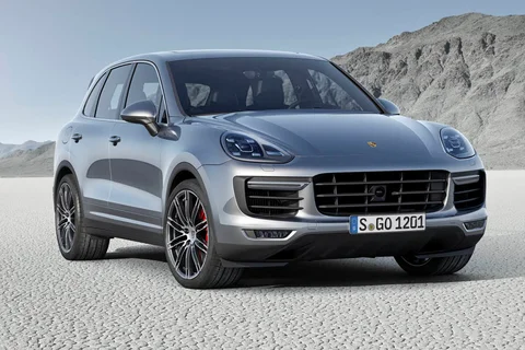 Porsche Cayenne Turbo S 2015 view 3