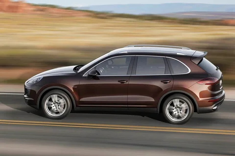 Porsche Cayenne Turbo S 2015 view 7