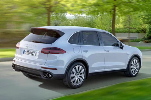 Porsche Cayenne Turbo S 2015 view 9