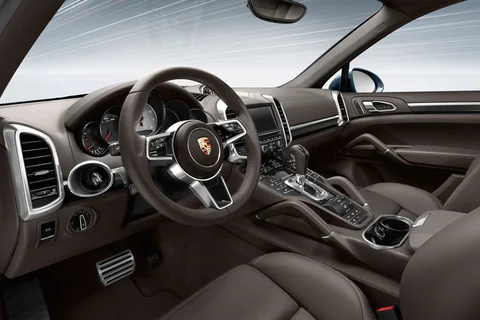 Porsche Cayenne Turbo S 2015 view 10