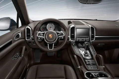 Porsche Cayenne Turbo S 2015 view 11